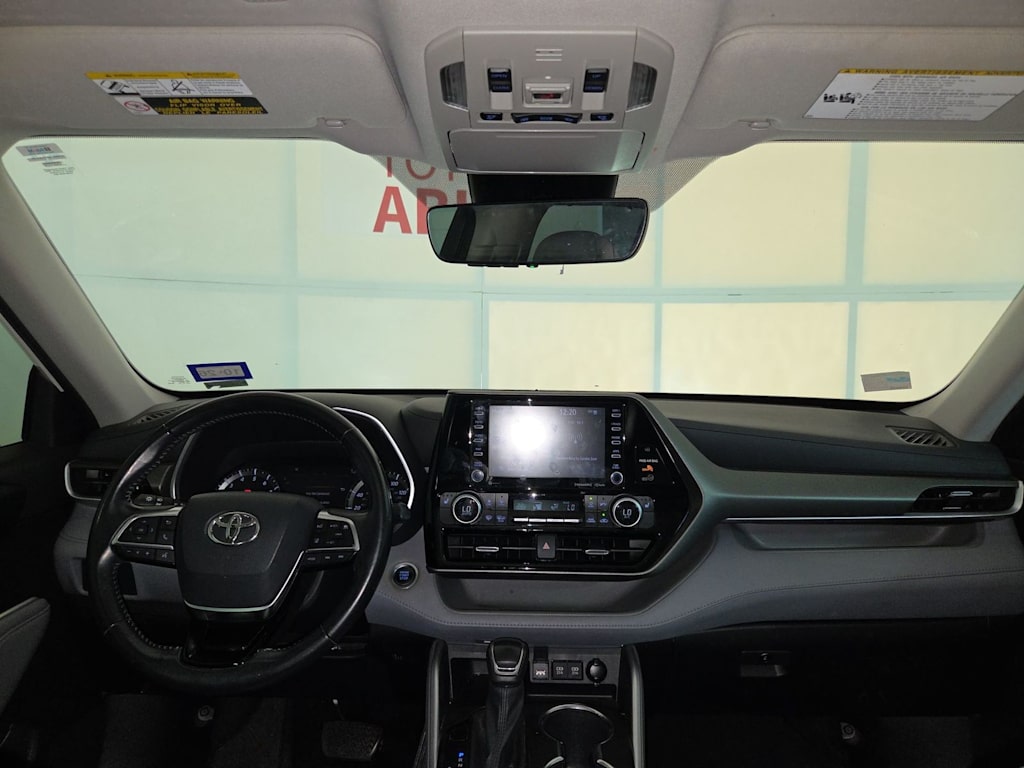 Thumbnail: 2021 Toyota Highlander - 10