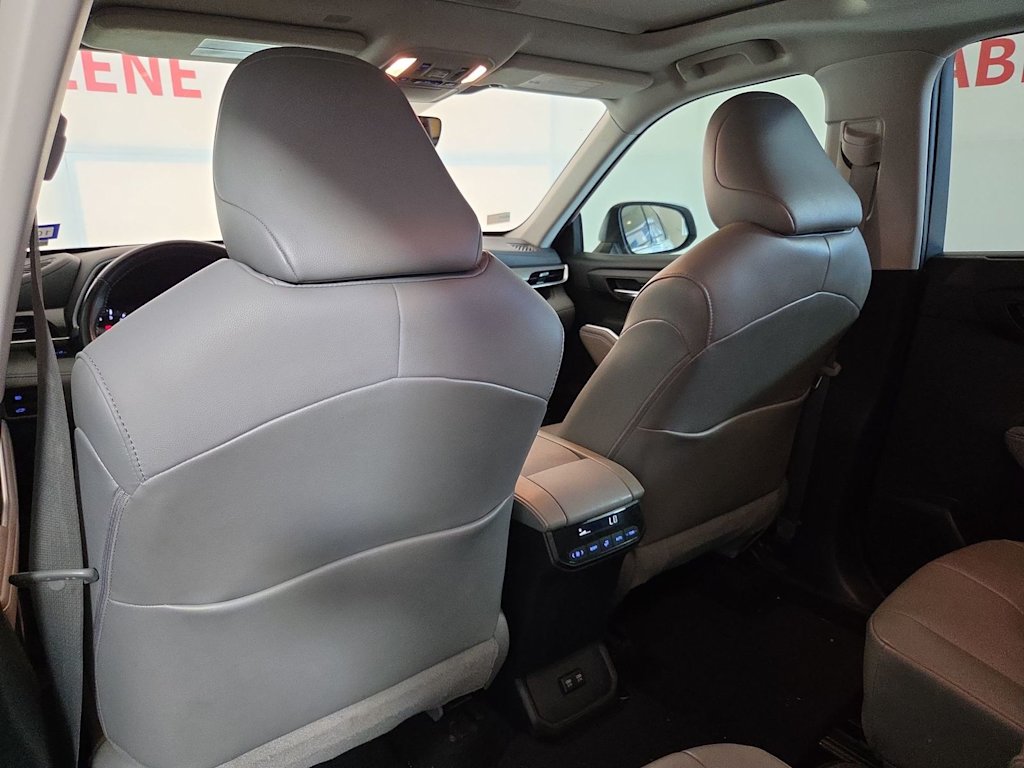 Thumbnail: 2021 Toyota Highlander - 12