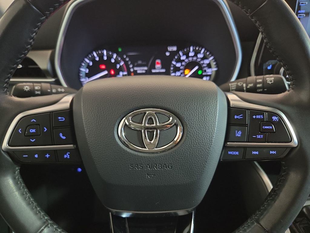 Thumbnail: 2021 Toyota Highlander - 26