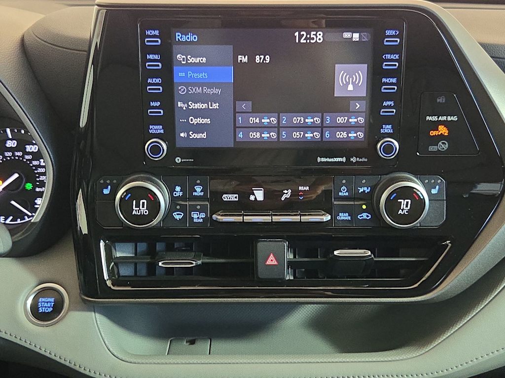 Thumbnail: 2021 Toyota Highlander - 28