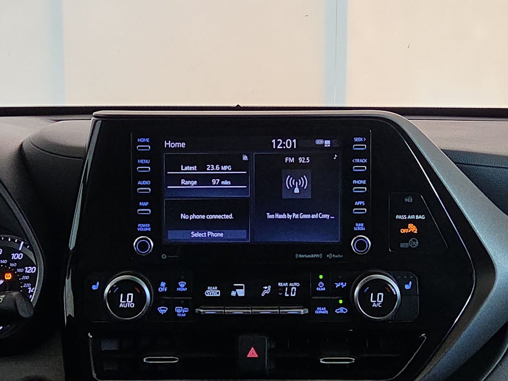 Thumbnail: 2022 Toyota Highlander - 14