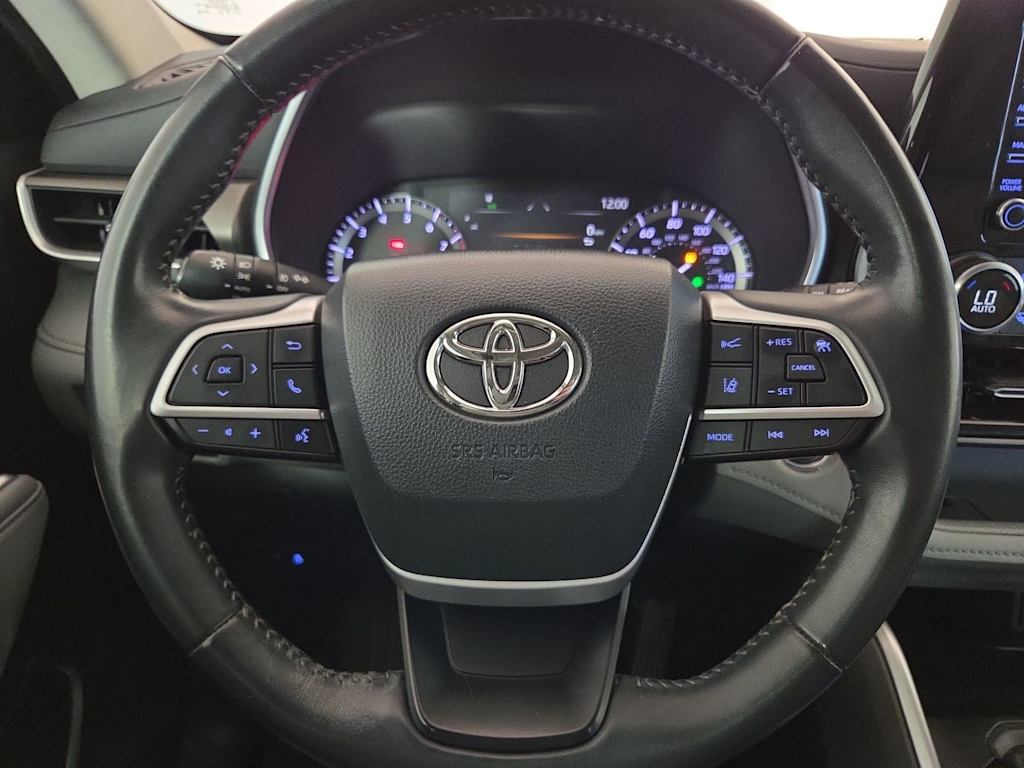 Thumbnail: 2022 Toyota Highlander - 26