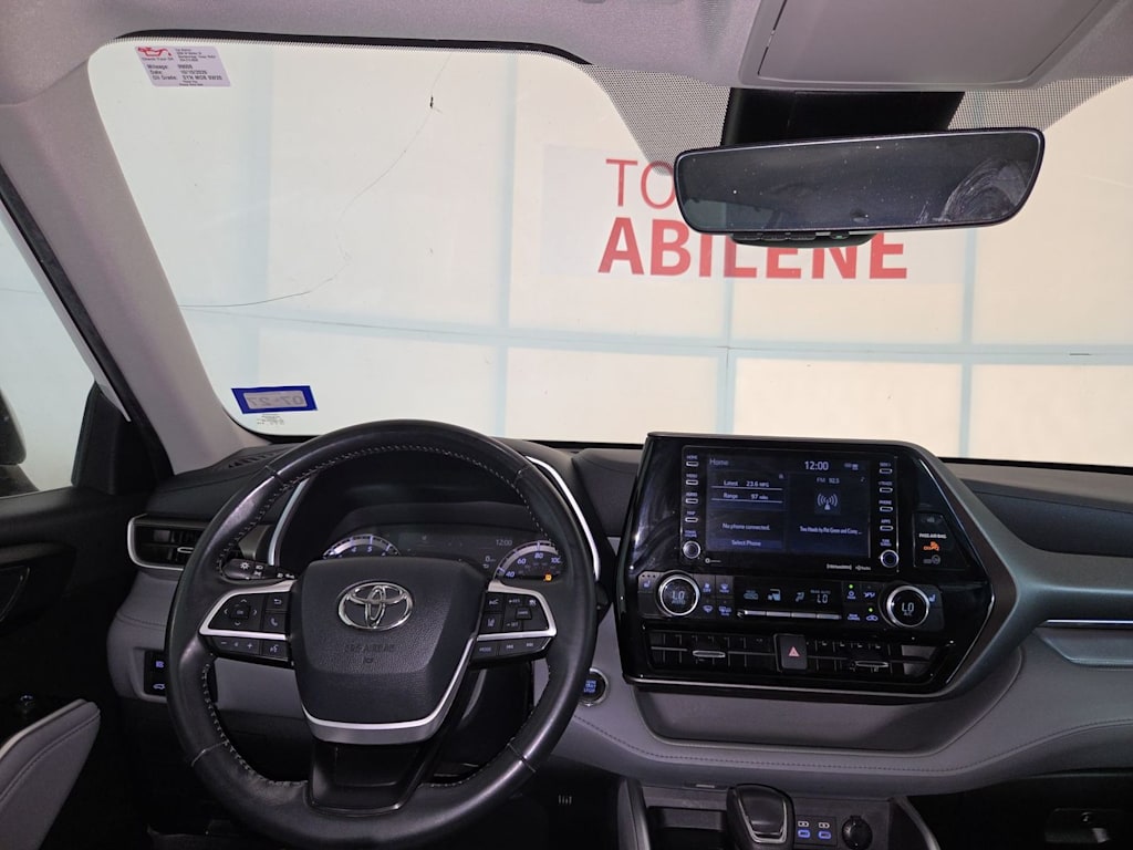 Thumbnail: 2022 Toyota Highlander - 2