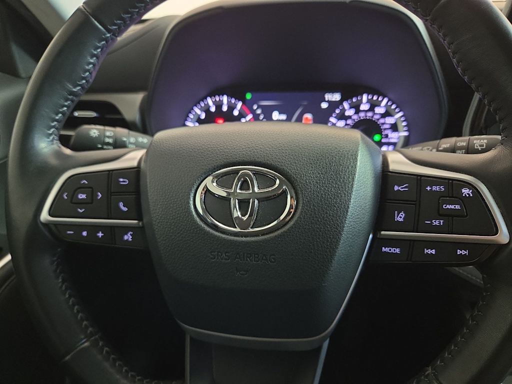 Thumbnail: 2023 Toyota Highlander - 24