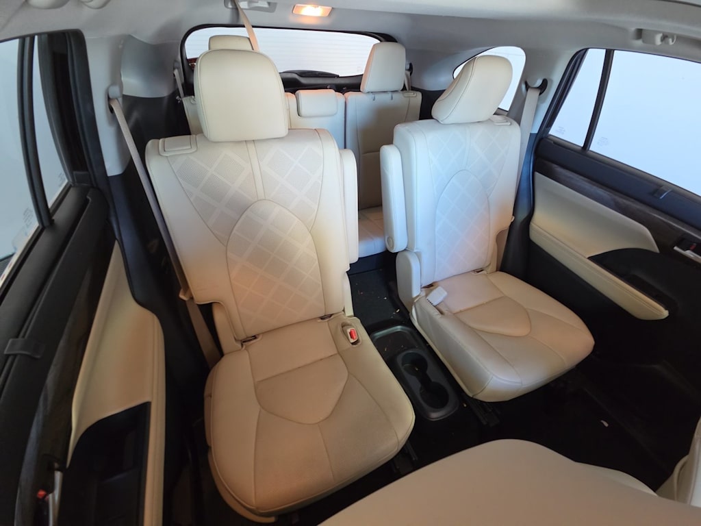 Thumbnail: 2024 Toyota Highlander - 24