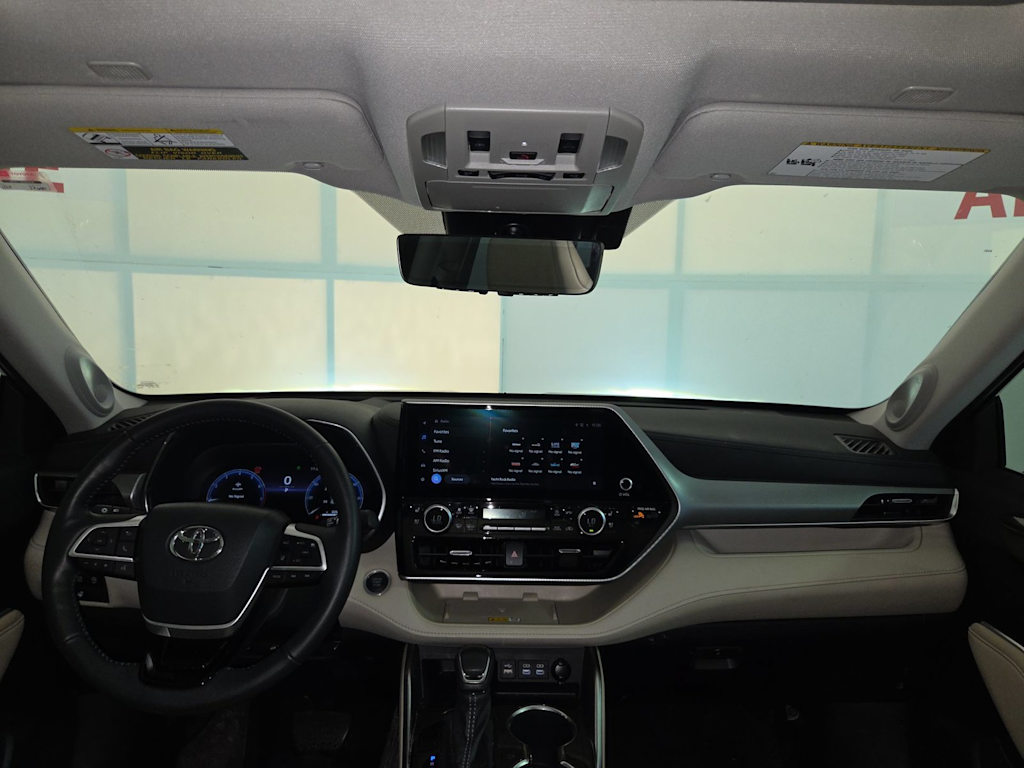 Thumbnail: 2024 Toyota Highlander - 10