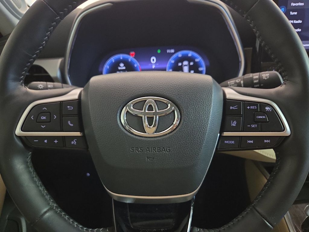 Thumbnail: 2024 Toyota Highlander - 26
