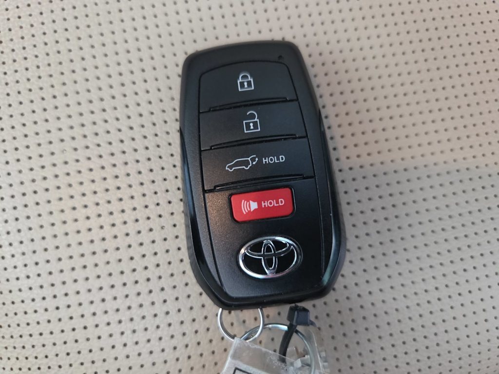 Thumbnail: 2024 Toyota Highlander - 18