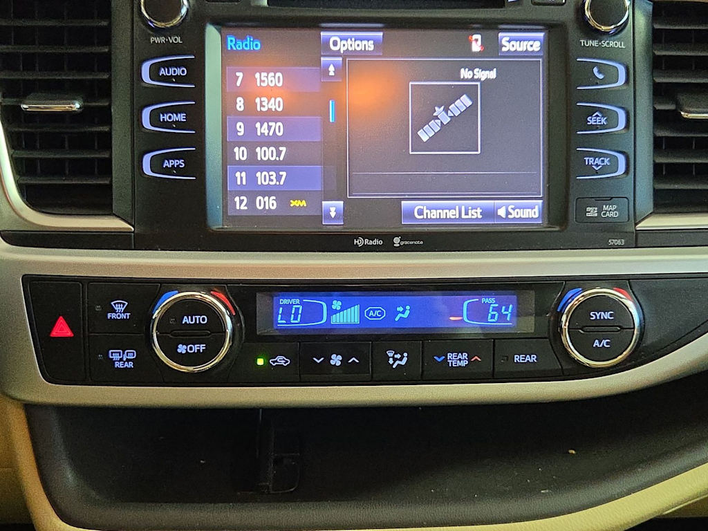 Thumbnail: 2014 Toyota Highlander - 28