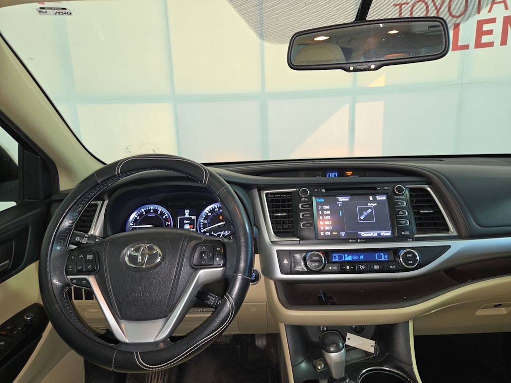 Thumbnail: 2014 Toyota Highlander - 2