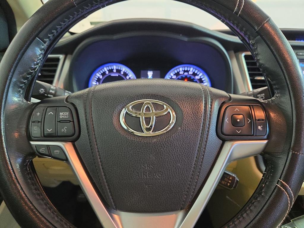 Thumbnail: 2014 Toyota Highlander - 26