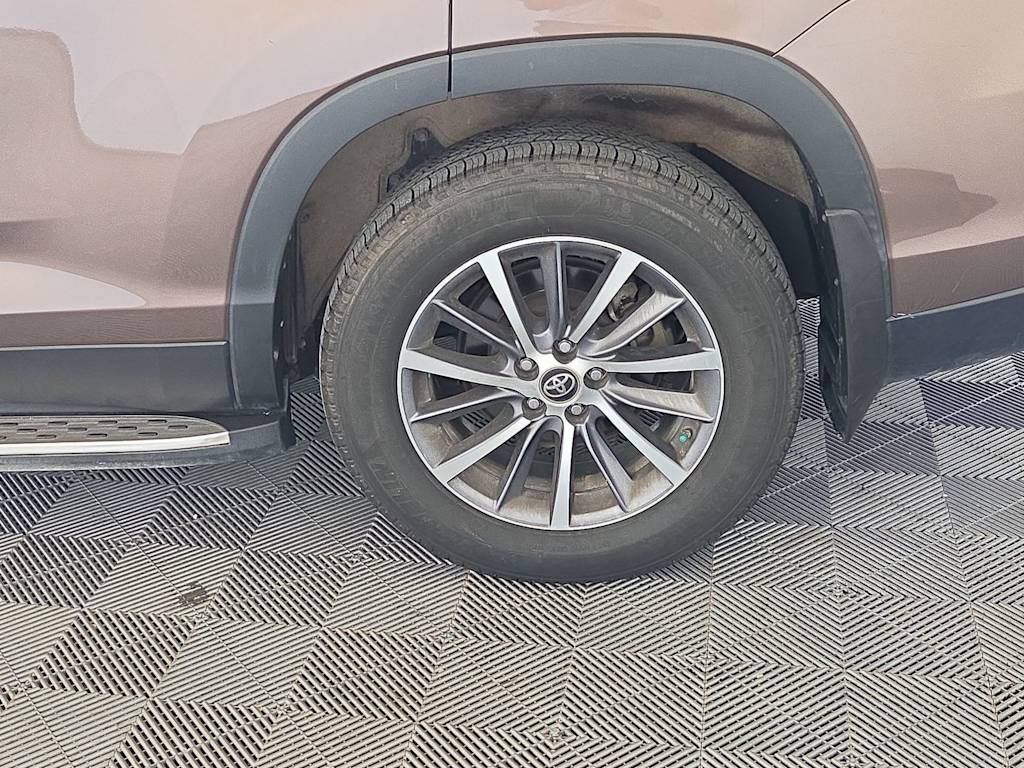 Thumbnail: 2019 Toyota Highlander - 8