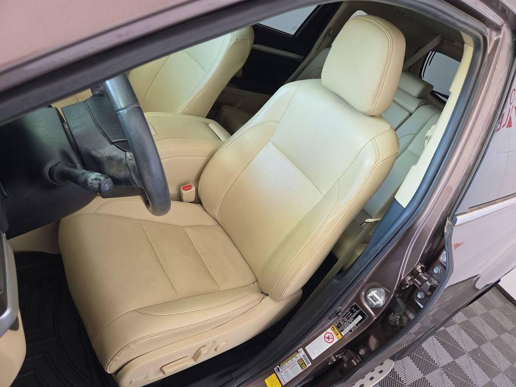 Thumbnail: 2019 Toyota Highlander - 11