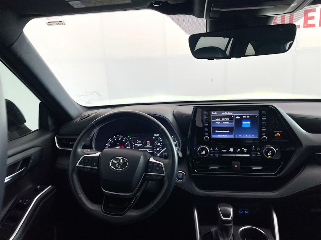 Thumbnail: 2022 Toyota Highlander - 2