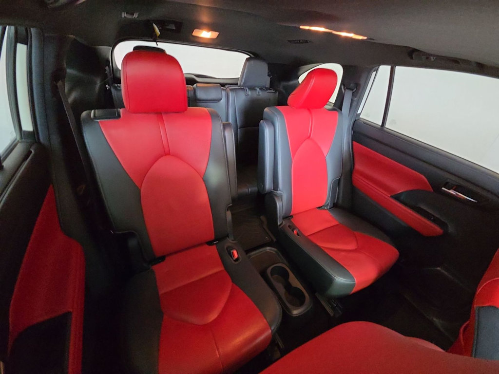 Thumbnail: 2021 Toyota Highlander - 24