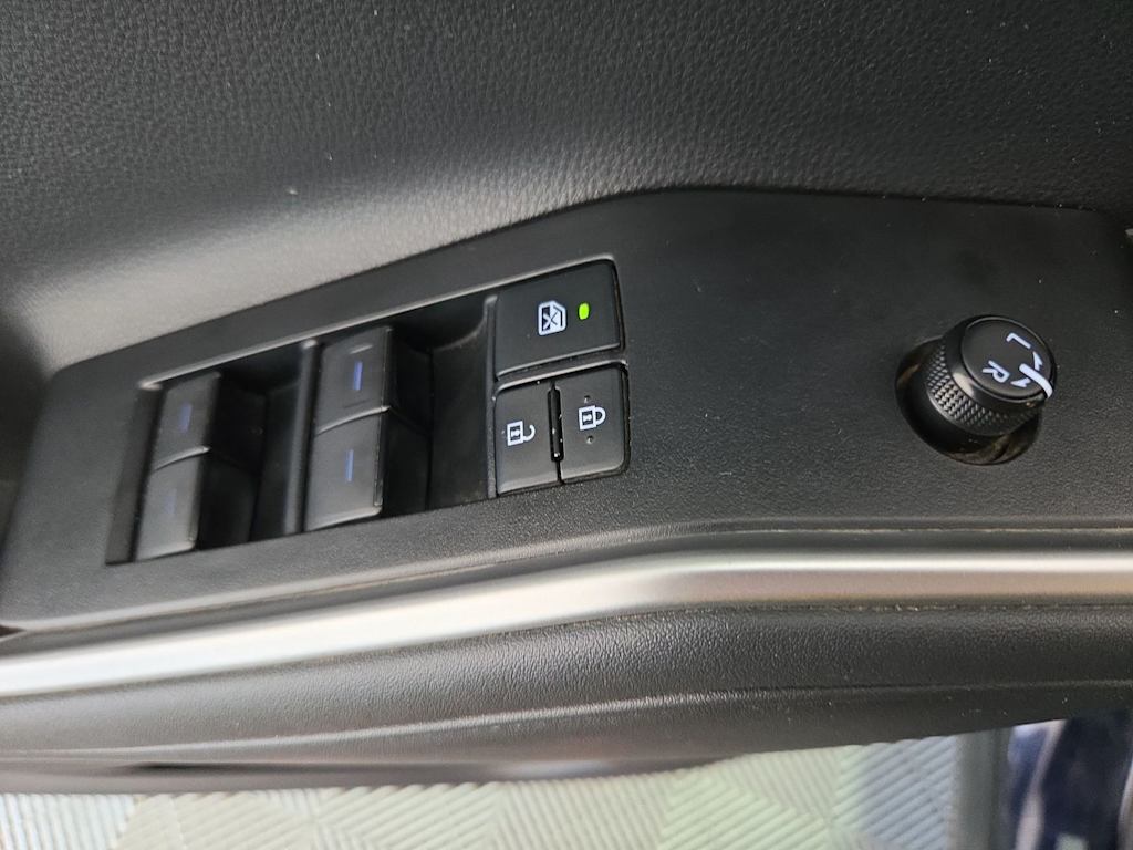Thumbnail: 2021 Toyota Highlander - 22