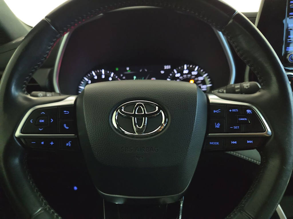 Thumbnail: 2021 Toyota Highlander - 25