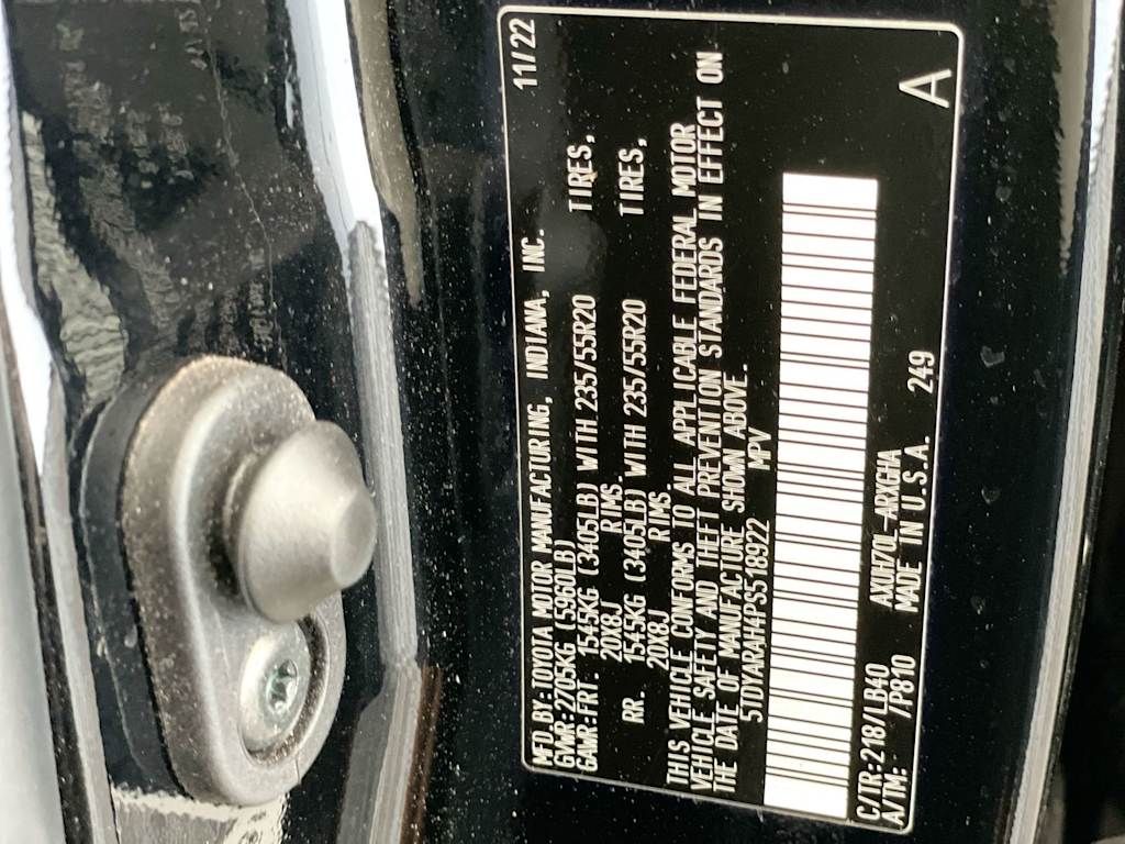 Thumbnail: 2023 Toyota Highlander - 18