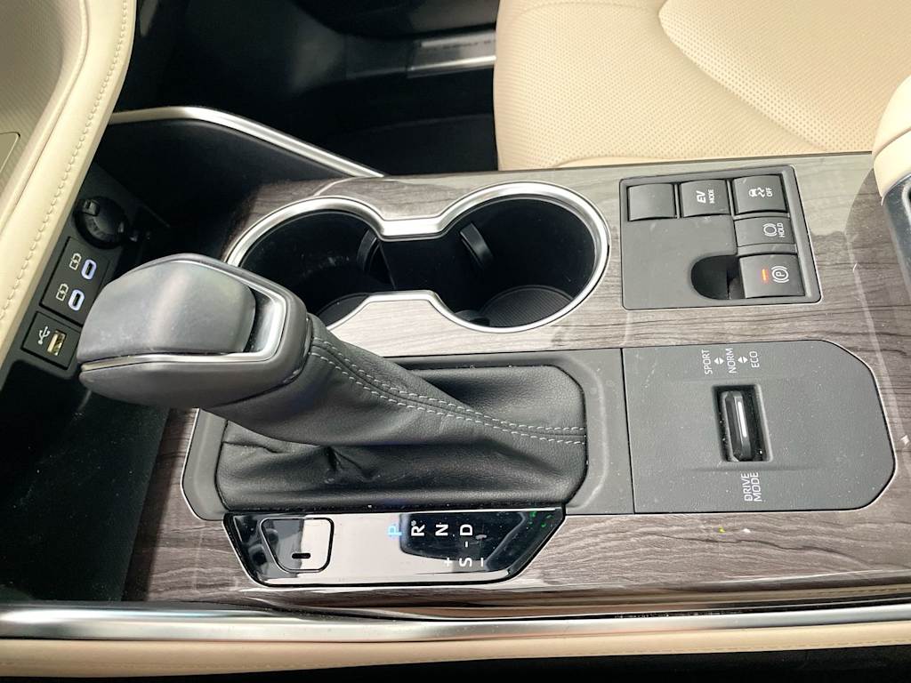 Thumbnail: 2023 Toyota Highlander - 14