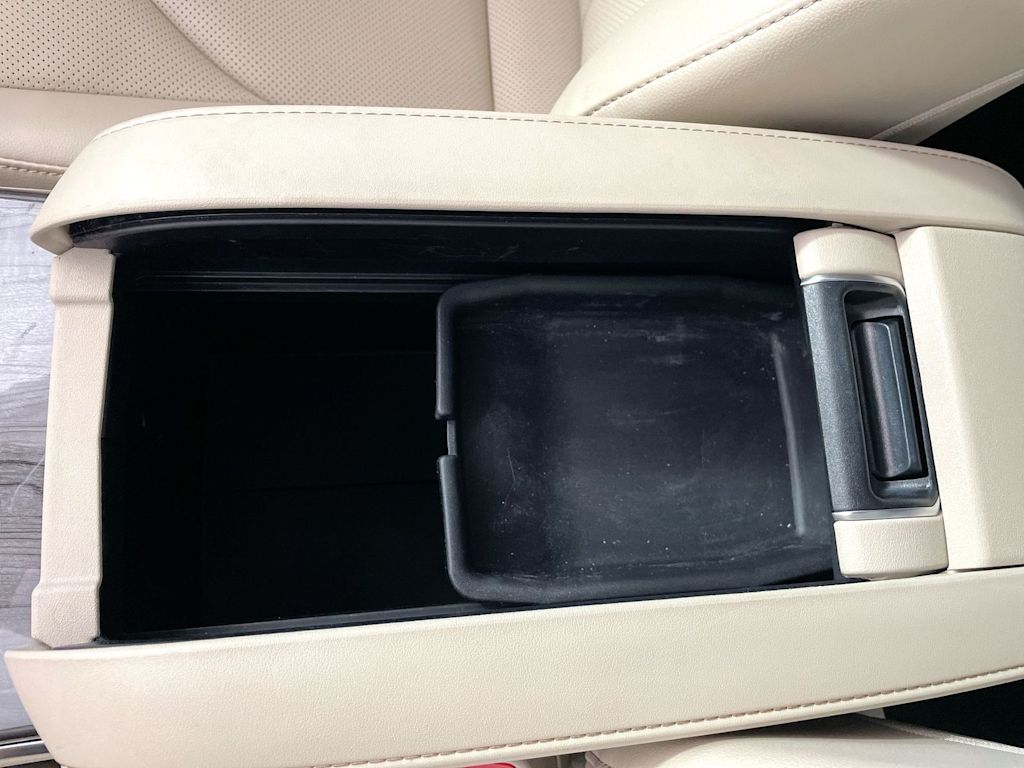 Thumbnail: 2023 Toyota Highlander - 28