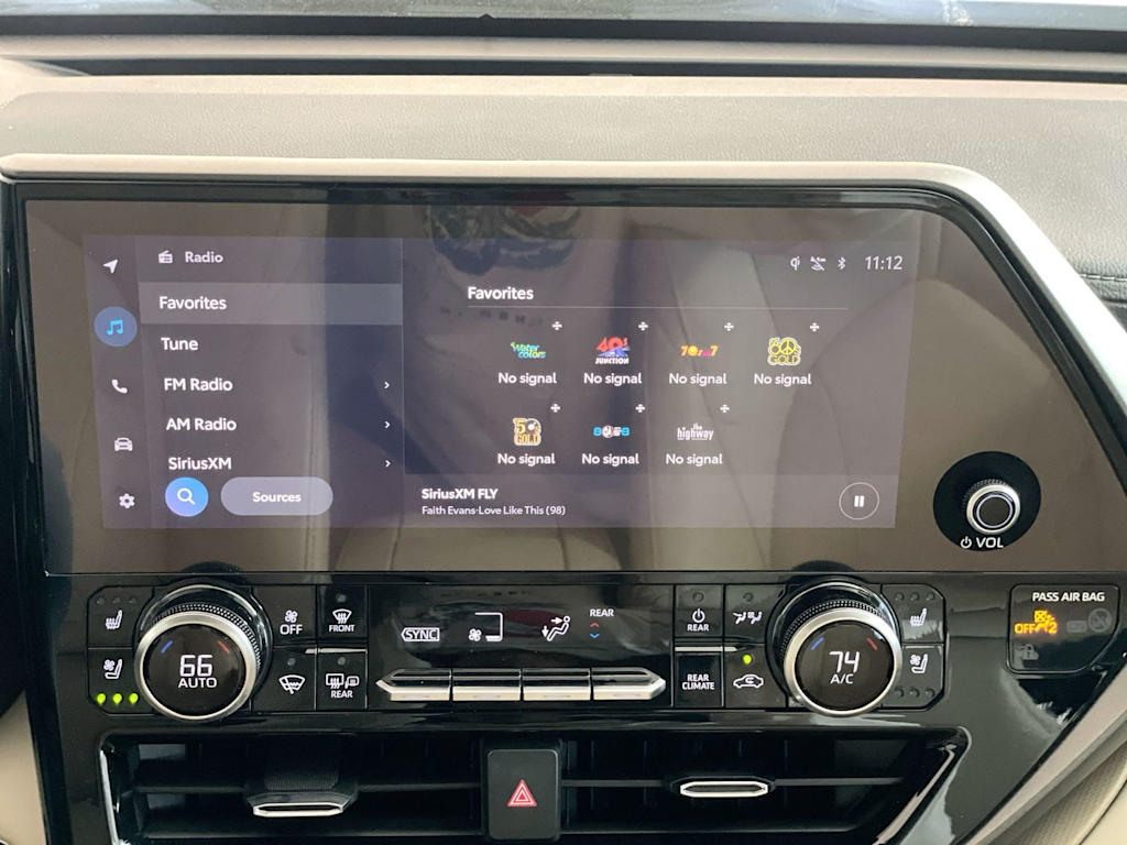 Thumbnail: 2023 Toyota Highlander - 13