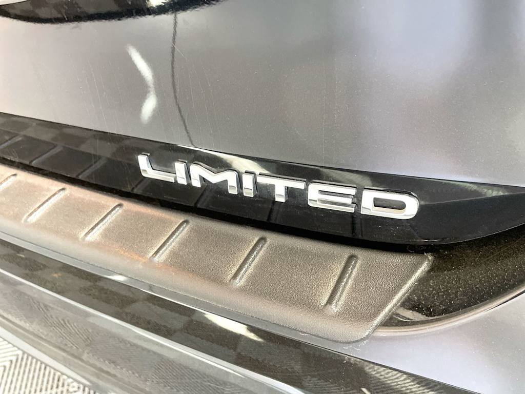 Thumbnail: 2023 Toyota Highlander - 6