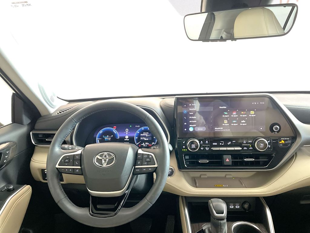 Thumbnail: 2023 Toyota Highlander - 2