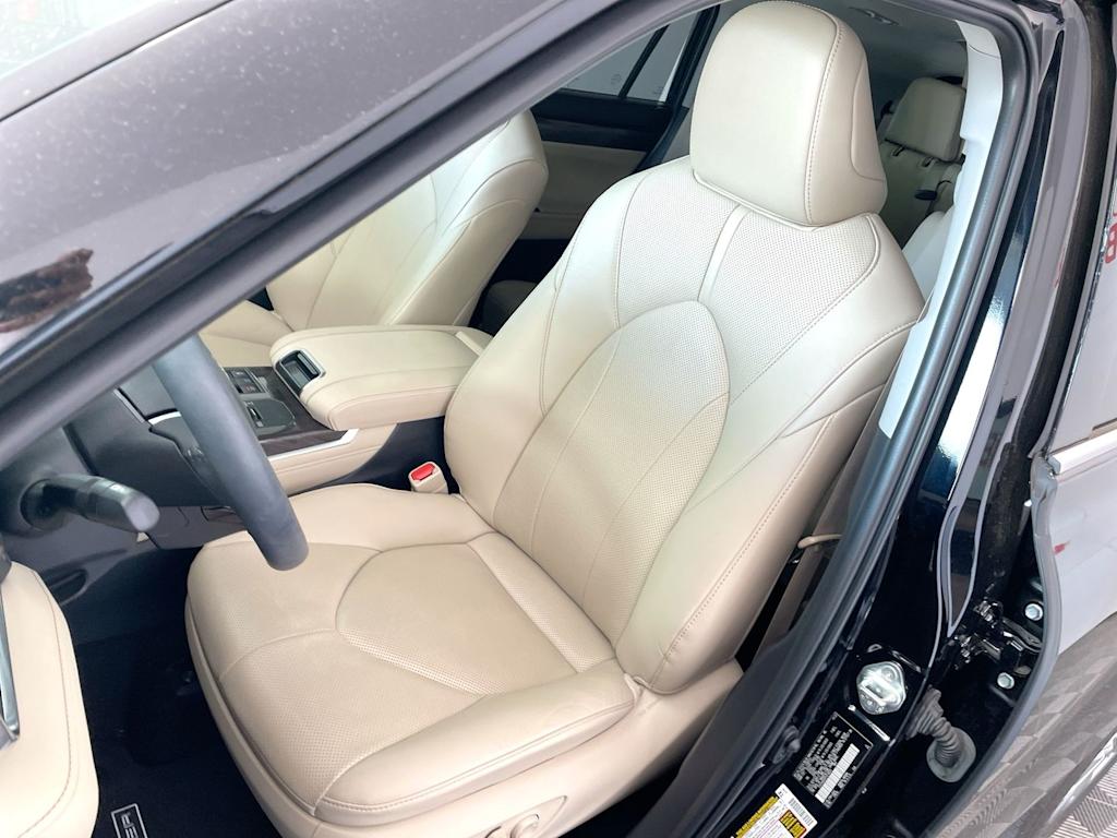 Thumbnail: 2023 Toyota Highlander - 10