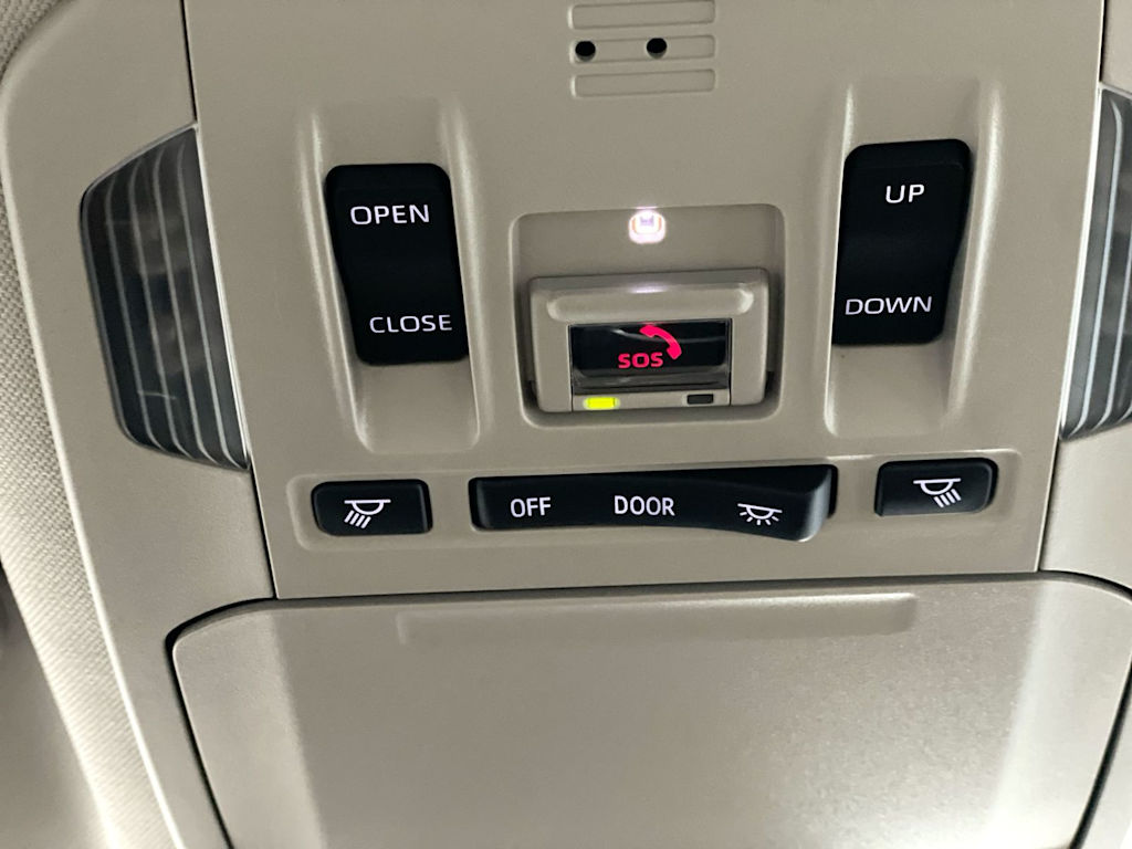 Thumbnail: 2023 Toyota Highlander - 29