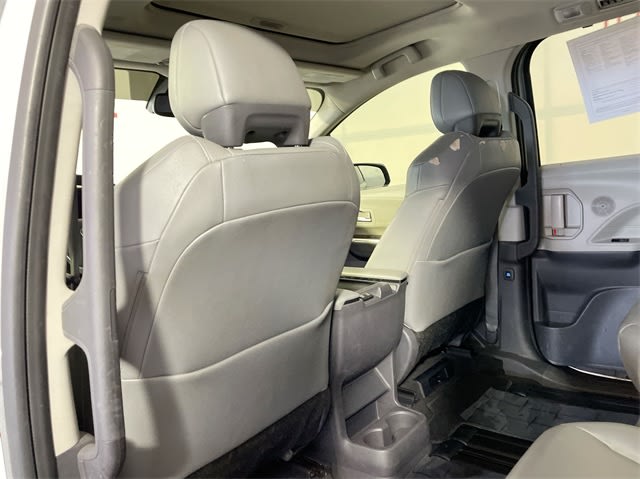 2021 Toyota Sienna XLE 13