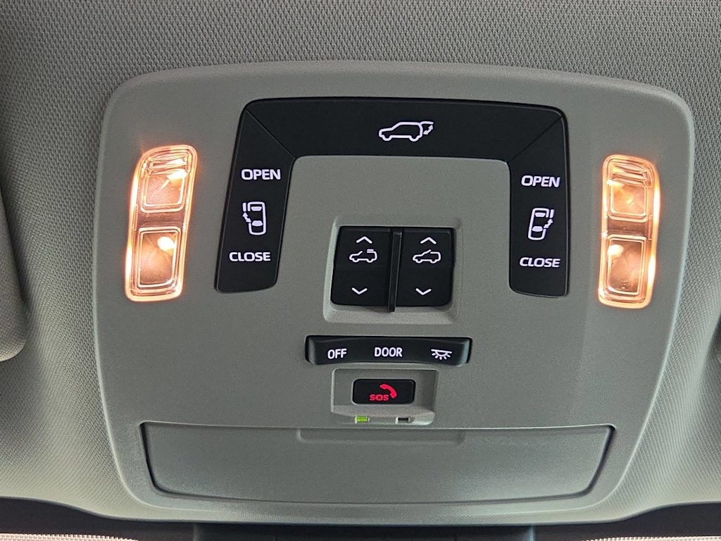 Thumbnail: 2025 Toyota Sienna - 25