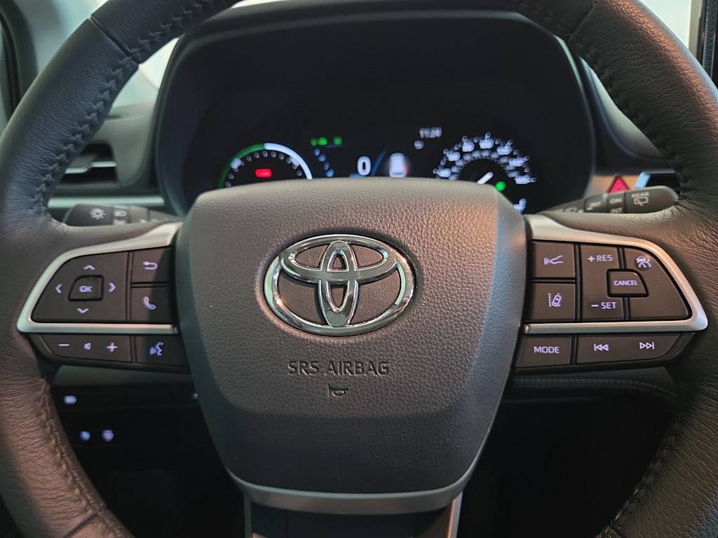 Thumbnail: 2025 Toyota Sienna - 22