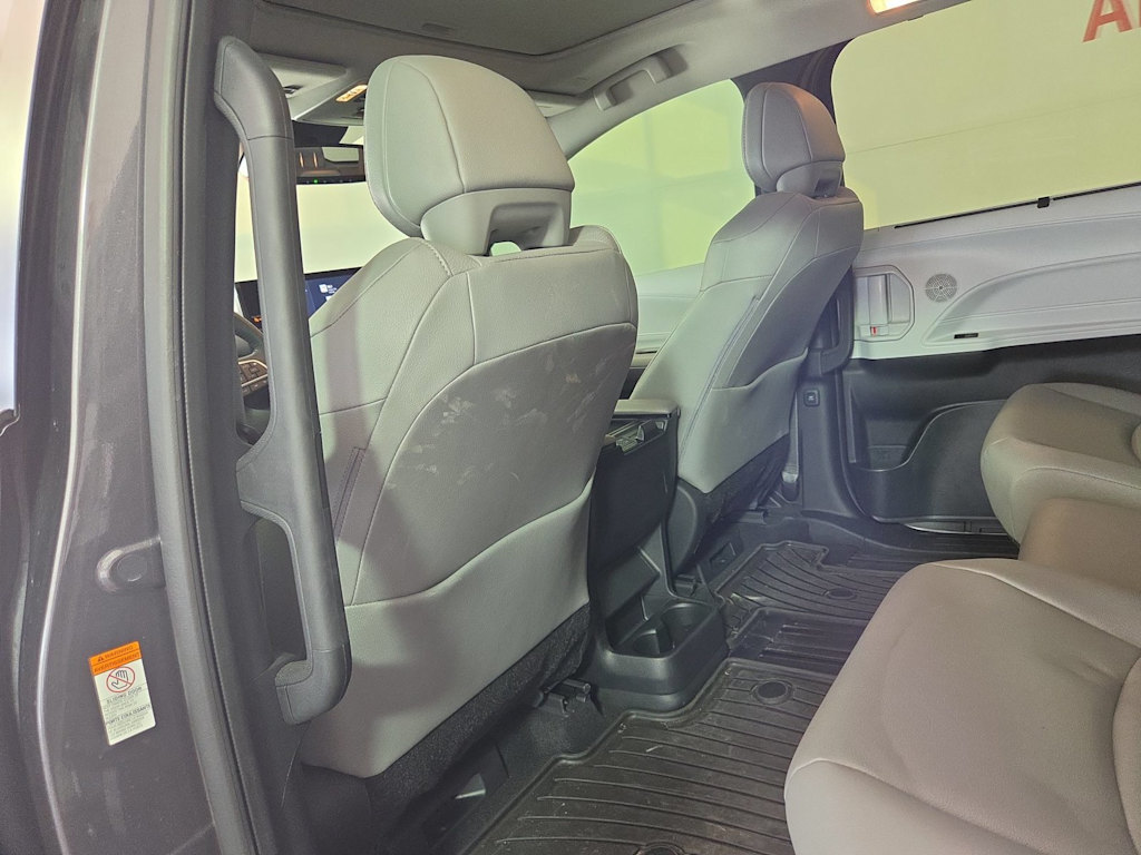 Thumbnail: 2025 Toyota Sienna - 11