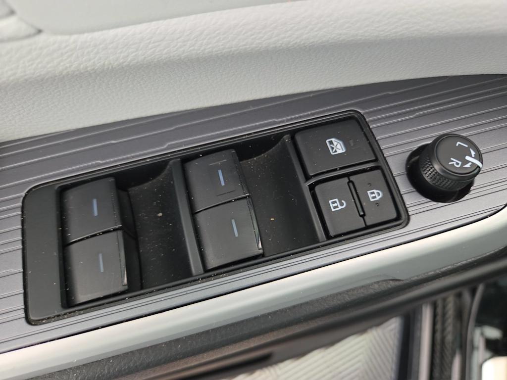 Thumbnail: 2026 Toyota Sienna - 22