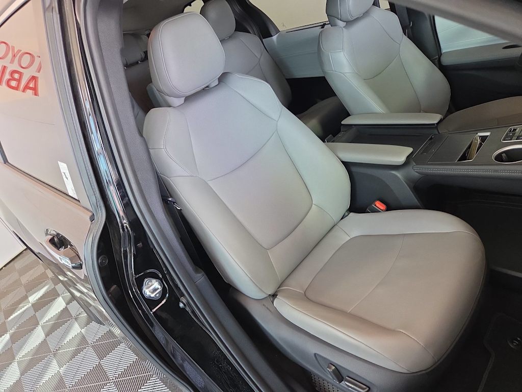 Thumbnail: 2026 Toyota Sienna - 12
