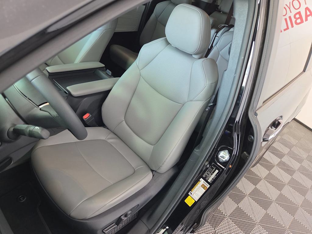 Thumbnail: 2026 Toyota Sienna - 11