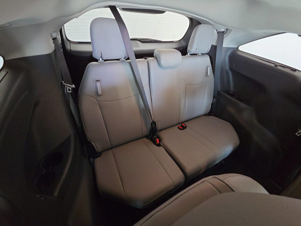 Thumbnail: 2026 Toyota Sienna - 24