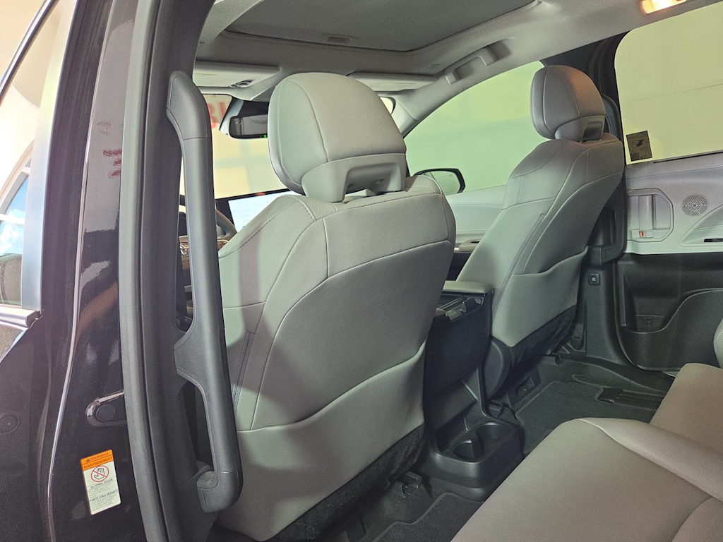 Thumbnail: 2026 Toyota Sienna - 13