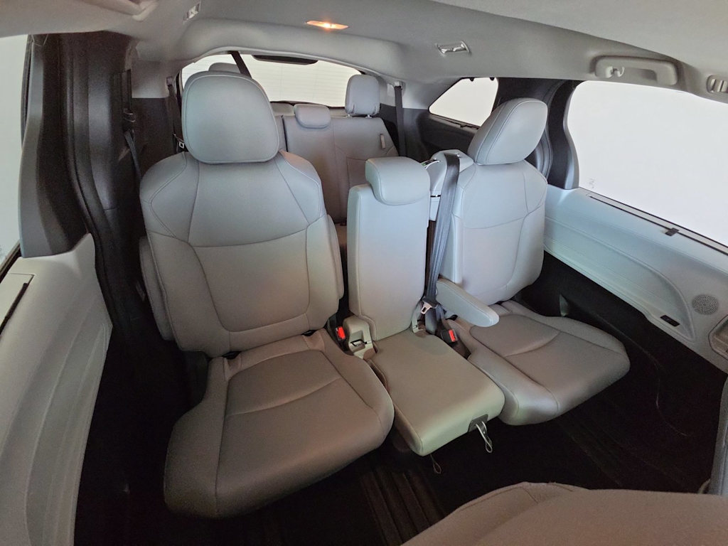 Thumbnail: 2026 Toyota Sienna - 23