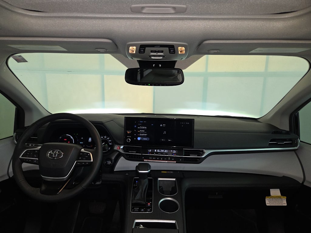 Thumbnail: 2026 Toyota Sienna - 10