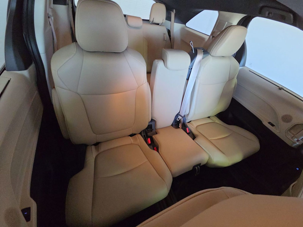 Thumbnail: 2022 Toyota Sienna - 12