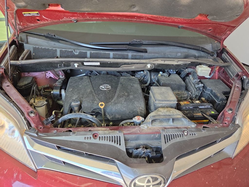 Thumbnail: 2018 Toyota Sienna - 9