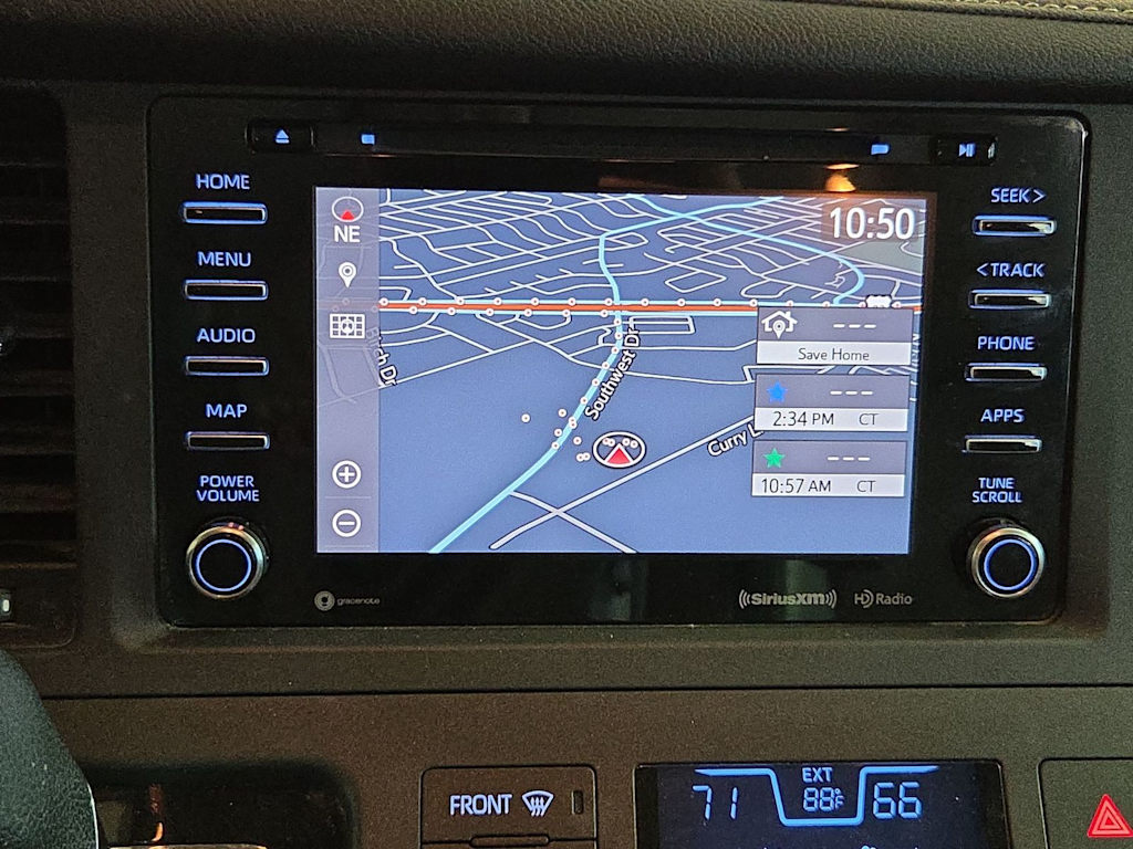 Thumbnail: 2018 Toyota Sienna - 25
