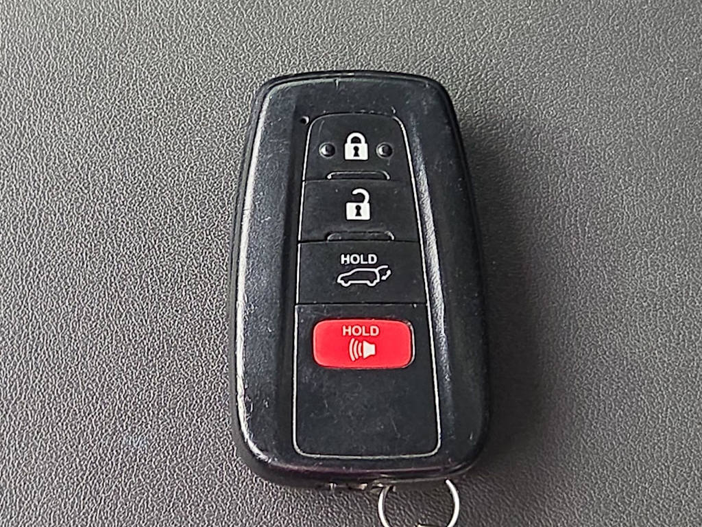 Thumbnail: 2021 Toyota Highlander - 16