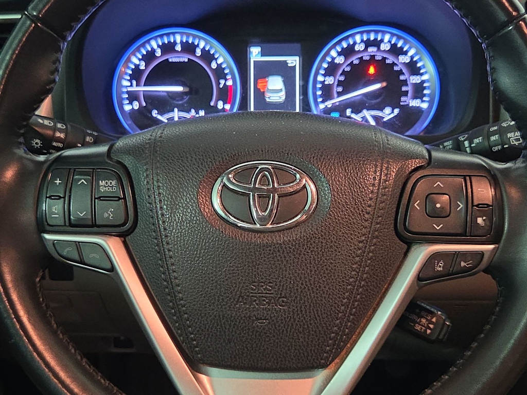 Thumbnail: 2019 Toyota Highlander - 24