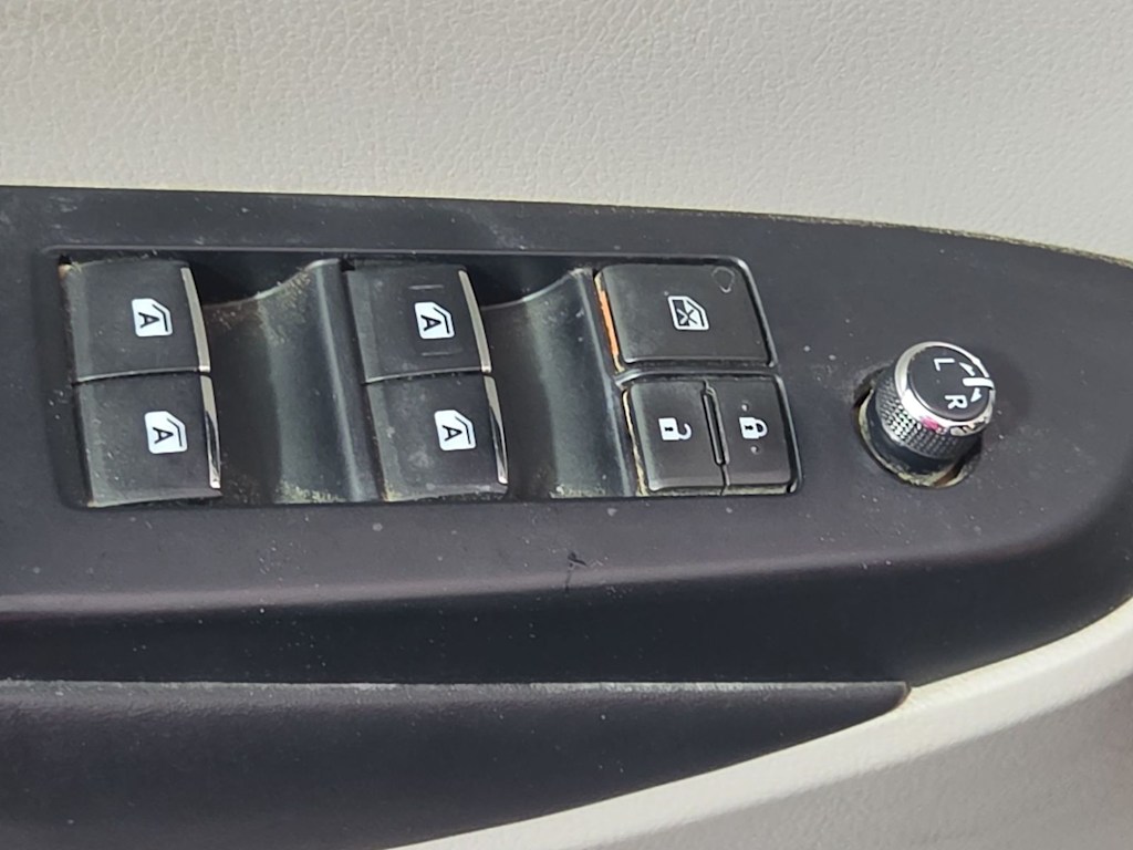 Thumbnail: 2019 Toyota Highlander - 22