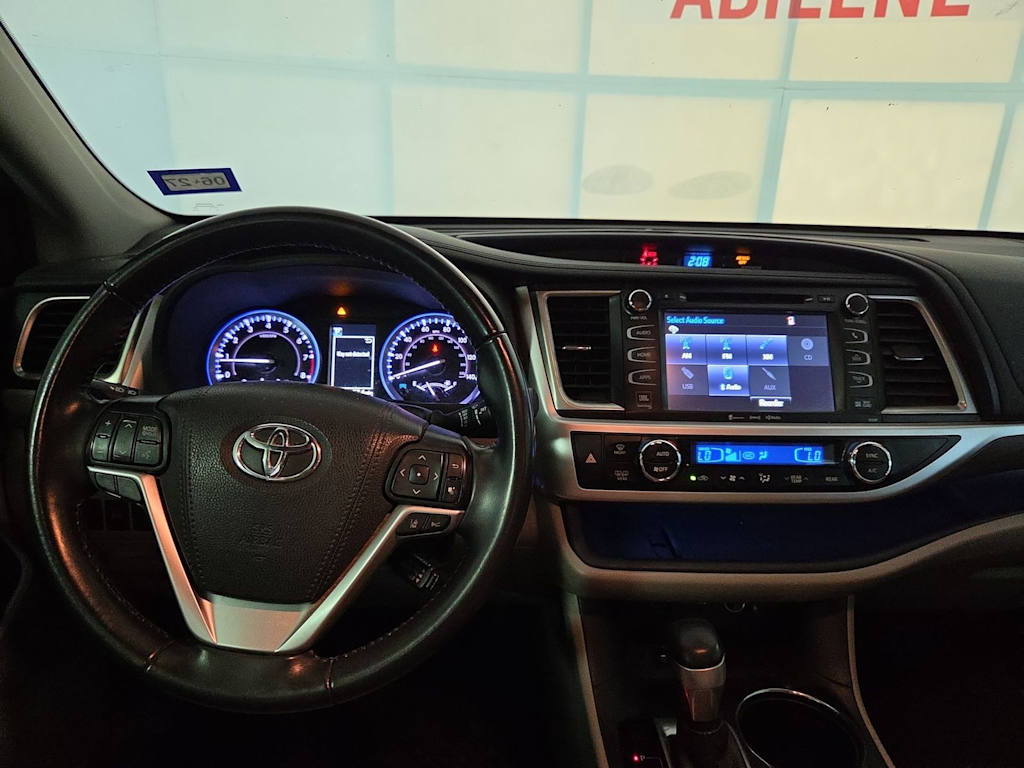 Thumbnail: 2019 Toyota Highlander - 2