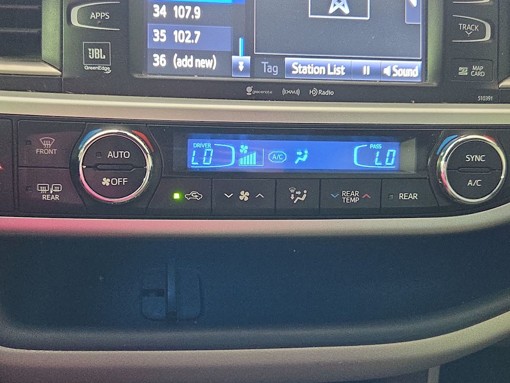 Thumbnail: 2019 Toyota Highlander - 26