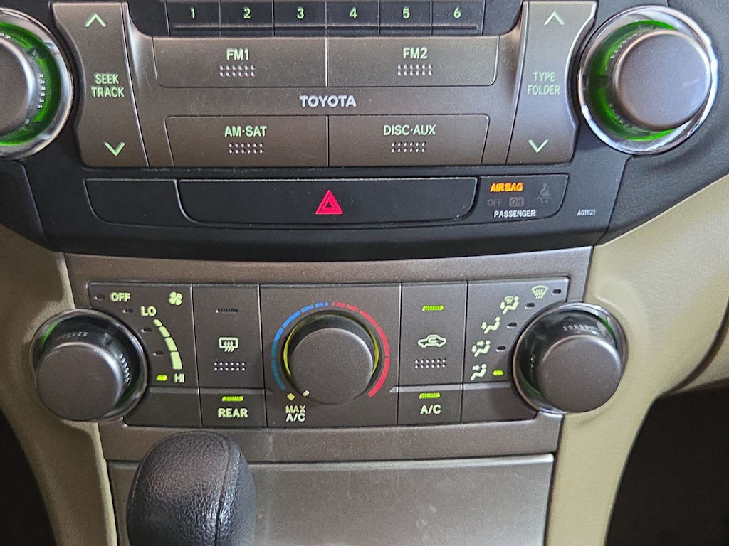 Thumbnail: 2011 Toyota Highlander - 24