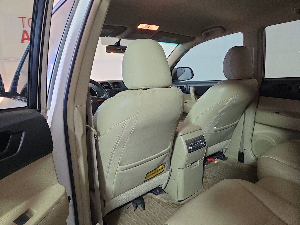 Thumbnail: 2011 Toyota Highlander - 12